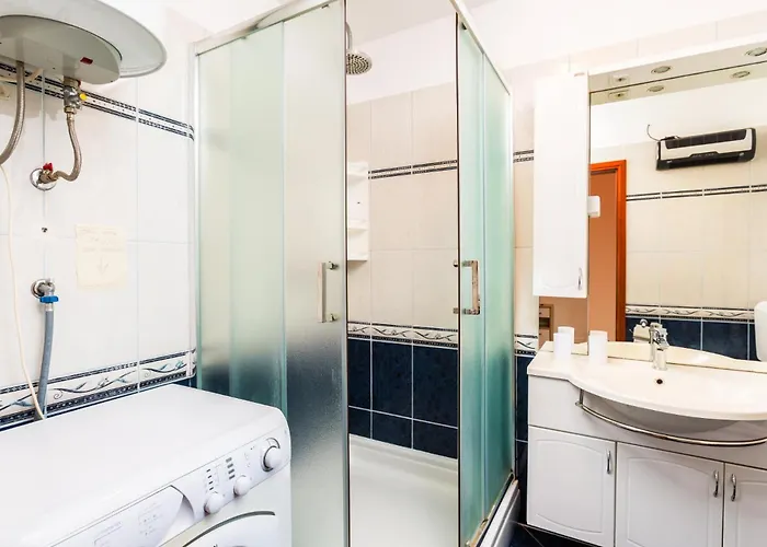 Hanna - 500m From The Medulin