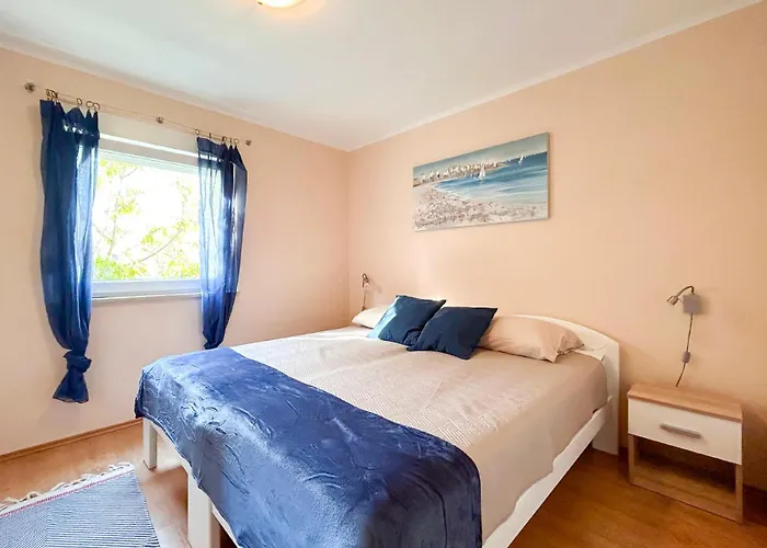 Hanna - 500m From The Apartman