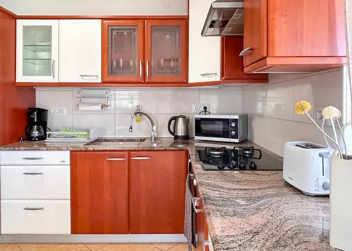 Hanna - 500m From The *